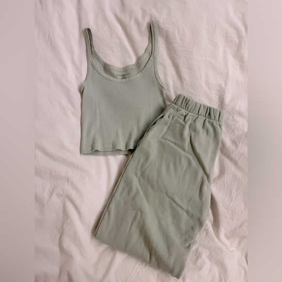 brandy Melville light green rosa sweatpants - Picture 5 of 5